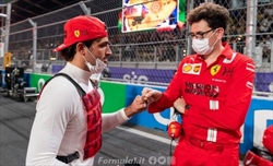 Sainz: Outsider? Non presto attenzione a chi non conosce lo sport. F1-75 più reattiva della SF21 - Sainz: Outsider? Non presto attenzione a chi non conosce lo sport. F1-75? Più reattiva della SF21