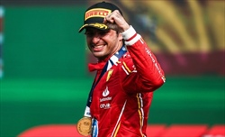 «Sainz perfetto, Leclerc sempre dietro. Ferrari, tutto è possibile»: l'opinione di Zapelloni - «Sainz perfetto, Leclerc sempre dietro. Ferrari, tutto è possibile»: l'opinione di Zapelloni