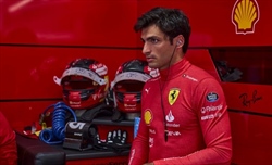 Sainz: «Pole sfuggita nell'ultimo settore. Russell però deve aver fatto proprio un gran giro»