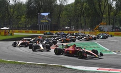 Sainz: «Potevo vincere a Monza, ma ho commesso un errore». E parla del duello con Leclerc - Sainz: «Potevo vincere a Monza, ma ho commesso un errore». E parla del duello con Leclerc