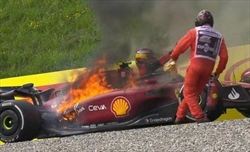 Sainz si scusa con gli steward, poi aggiunge: «Non è stato un bel momento, parlerò con la FIA»