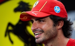 Sainz smentisce i rumors sul suo futuro: «Quando leggo queste cose mi viene da ridere»