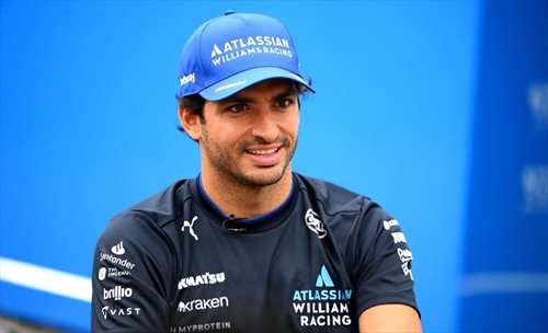Sainz smentisce lo scambio con Antonelli: «Nessun contatto con Toto» - Sainz smentisce lo scambio con Antonelli: «Nessun contatto con Toto»