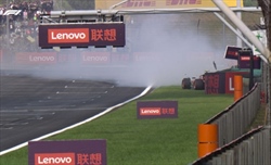 Sainz, testacoda e barriere. Bandiera rossa nelle qualifiche del GP di Cina