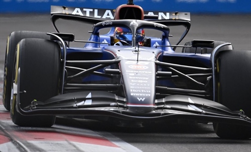 Sainz veloce nel passo gara, ma resta il rebus C6 - Sainz veloce nel passo gara, ma resta il rebus C6