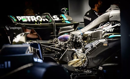 Scandalo Mercedes, motore irregolare ma la FIA lo accetta fino al 2027: il compromesso