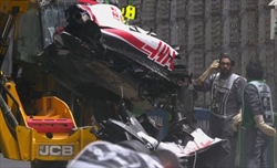 Schumacher difende i suoi errori: «Il telaio della Haas era fatto per rompersi»