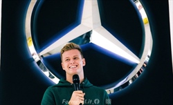 Schumacher lascia la Mercedes: «Stare fermo a guardare fa male»
