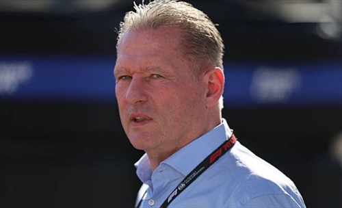 Schumacher parla, Jos esplode: cosa c’è dietro? - Schumacher parla, Jos esplode: cosa c’è dietro?