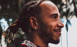 Scontro Hamilton-FIA sui gioielli: Lewis ha tempo due gare per adeguarsi alle regole