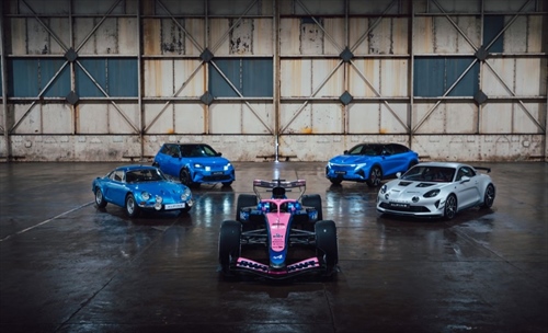 «Motivati a fare una grande stagione»: Gasly e Colapinto scoprono l'Alpine A526 - «Sfida incredibile per noi»: Gasly e Colapinto lanciano l'Alpine A526