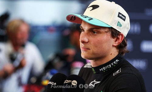 Sidney, attentato a Bondi Beach: il messaggio social di Oscar Piastri 