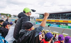 Silverstone - Per il tutto esaurito occorre l’aiuto di Ferrari, McLaren e Mercedes - Silverstone - Per il tutto esaurito occorre l’aiuto di Ferrari, McLaren e Mercedes