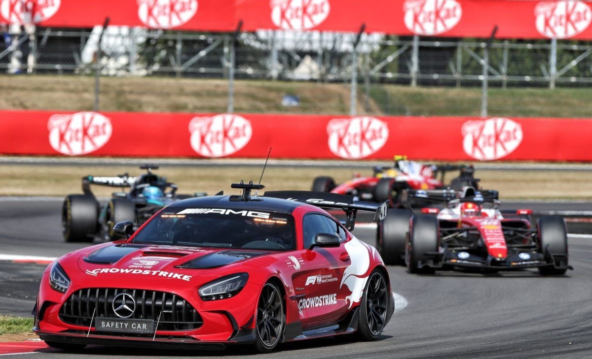 Silverstone si spegne sul più bello: Brundle punta il dito sulla FIA