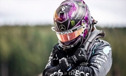 Sir Lewis Hamilton si prende il Gp del Brasile. Battaglia epica con Verstappen (2°). Ferrari ok