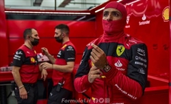 Sogni iridati per Carlos Sainz: Portare la Ferrari al top come vincere con la nazionale