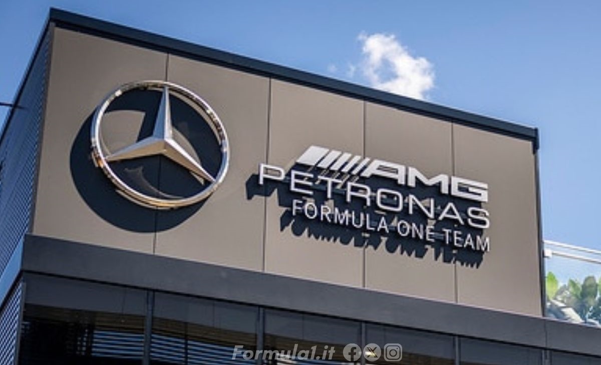 Sollievo Mercedes: Petronas ottiene l'omologazione, ma la burocrazia è da mal di testa