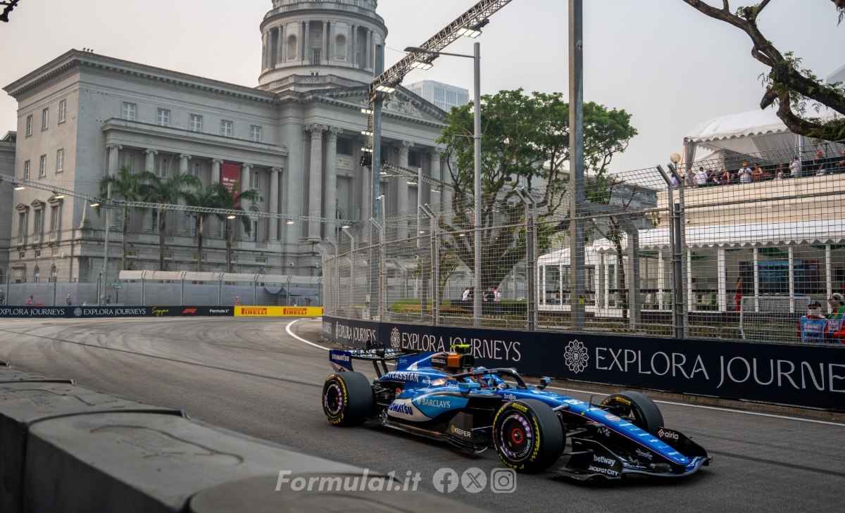 Sprint Singapore, cambia la griglia: Sainz partirà dalla pit lane