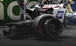 Steiner furioso dopo l'incidente: «Un buon pilota sa dove è il limite». Schumacher rischia grosso