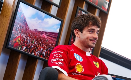 Steiner: «Leclerc? Dovrebbe lasciare la Ferrari» ma il monegasco ha altri piani 