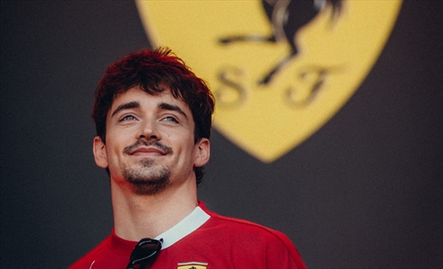 Steiner: «Leclerc? Dovrebbe lasciare la Ferrari». Ma il monegasco ha altri progetti  - Steiner: «Leclerc? Dovrebbe lasciare la Ferrari» ma il monegasco ha altri piani 