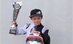 Tale padre tale figlio: Robin Raikkonen ottiene il suo primo podio sui kart - Tale padre tale figlio: Robin Raikkonen ottiene il suo primo podio sui kart