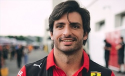 Terruzzi provoca: «La Ferrari non sta considerando il rinnovo di Sainz» - Terruzzi provoca: «La Ferrari non sta considerando il rinnovo di Sainz»