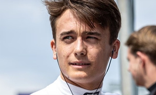 Terza apparizione sulla Ferrari per Beganovic: il pilota sembra già nell'abitacolo - Terza apparizione sulla Ferrari per Beganovic: il pilota sembra già nell'abitacolo