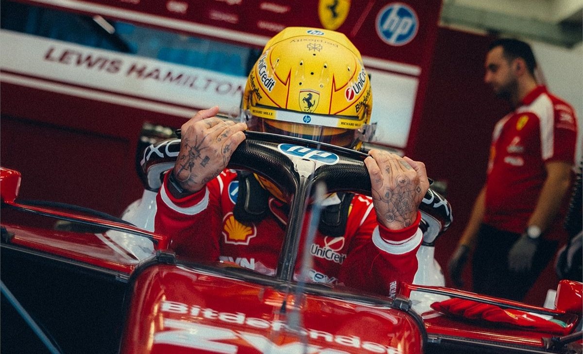 Test Bahrain Day-3, la sintesi del pomeriggio: Mercedes davanti, problemi per Hamilton