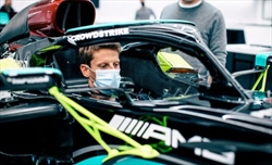 Test Grosjean-Mercedes, la data tarda ad arrivare. Il pilota: «Colpa mia» - Test Grosjean-Mercedes, la data tarda ad arrivare. Il pilota: «Colpa mia»