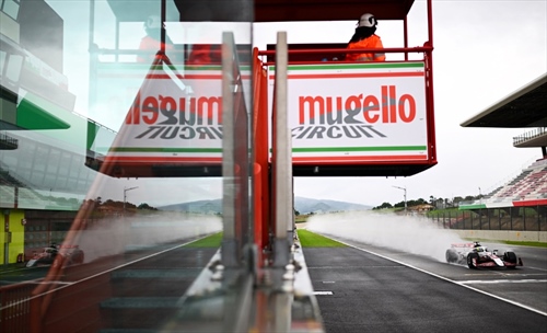 Test Pirelli 2026 - Giorno 1: la pioggia ostacola le prove ma i tempi sono comunque alti  