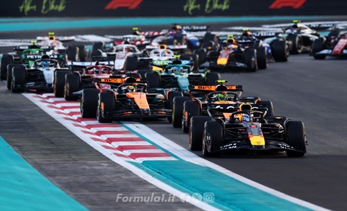 Test post-stagionali - Parte ad Abu Dhabi la nuova era F1 2026: le line-up piloti - Test post-stagionali - Parte ad Abu Dhabi la nuova era F1 2026: le line-up piloti