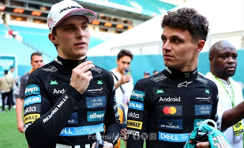 Titolo 2025 condizionato da favoritismi? Villeneuve: «Piastri dalla parte giusta, come Hamilton con Rosberg»