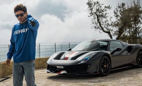 Tra Ferrari e Fiat, il parco auto di Charles Leclerc