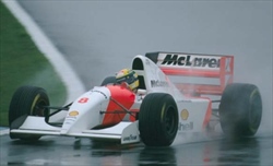 Leggenda Ayrton Senna: trenta anni fa il «Giro degli Dei» a Donington - Trenta anni fa il «Giro degli Dei» di Ayrton Senna a Donington