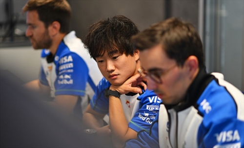 Tsunoda e il primo impatto con le F1 2026: «Mi sento un rookie»