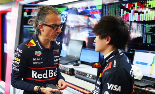 Tsunoda fuori dai punti in Messico, Mekies ammette: la strategia ha favorito Max