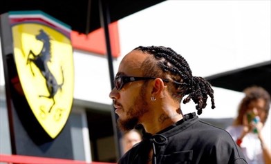 Turrini: «Hamilton in Ferrari? L’azzardo finale a 40 anni. Elkann ha fatto una promessa...»