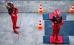 Sainz vs Leclerc, Turrini e i 4 aspetti che renderanno il finale di stagione infuocato in casa Ferrari - Turrini: «Leclerc versus Sainz, derby in Qatar»