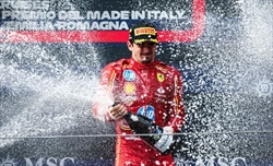 UFFICIALE - La F1 abbandona Ferrari e sceglie Moet e Chandon - UFFICIALE - La F1 abbandona Ferrari e sceglie Moet e Chandon