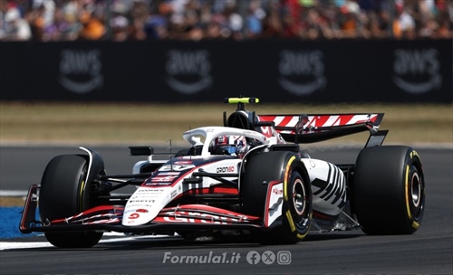 UFFICIALE - La FIA penalizza un pilota prima delle qualifiche: i dettagli