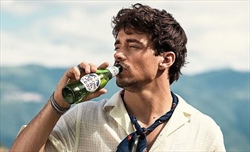 UFFICIALE - Leclerc diventa il primo Global Ambassador di Peroni Nastro Azzurro 0.0