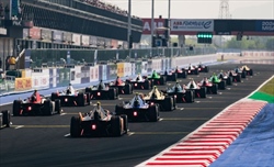UFFICIALE - Liberty prende tutto: dopo la Moto GP acquisita anche la Formula E - UFFICIALE - Liberty prende tutto: dopo la Moto GP acquisita anche la Formula E
