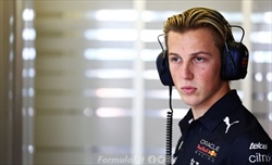 UFFICIALE - Red Bull, Lawson al volante della RB18 ad Abu Dhabi - UFFICIALE - Red Bull, Lawson al volante della RB18 ad Abu Dhabi