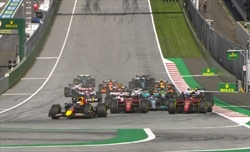 UFFICIALE - Russell, Perez ed altri 5 piloti convocati dai commissari dopo la Sprint Race: il motivo - UFFICIALE - Russell, Perez ed altri 5 piloti convocati dai commissari dopo la Sprint Race: il motivo