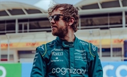 UFFICIALE - Vettel punto per la 'scorribanda' in motorino: il verdetto dei commissari