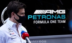 Ultim'ora: doppio reclamo Mercedes contro Verstappen. Red Bull dai commissari - Ultim'ora: la Mercedes ha presentato 
