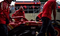 Upgrade Ferrari, Sainz: «Siamo in una posizione scomoda, dovremo scendere a compromessi» - Upgrade Ferrari, Sainz: «Siamo in una posizione scomoda, dovremo scendere a compromessi»