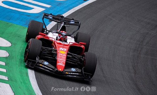 Ferrari delude in qualifica. Vasseur: «Forse abbiamo sbagliato»  - Vasseur