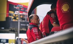 Vasseur: «La svolta Ferrari è merito di Sainz e del suo lavoro nelle libere» - Vasseur: «La svolta Ferrari è merito di Sainz e del suo lavoro nelle libere»